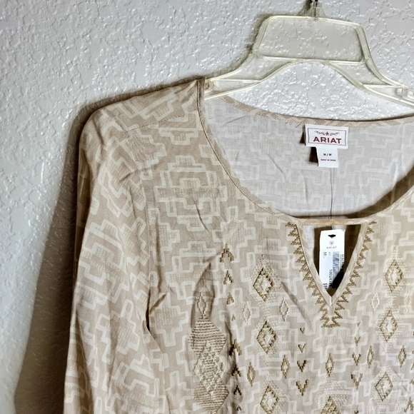 NWT Ariat Women's Warrior Tunic Beige Tan Embroidered Top Tori Print sz M - Picture 4 of 8